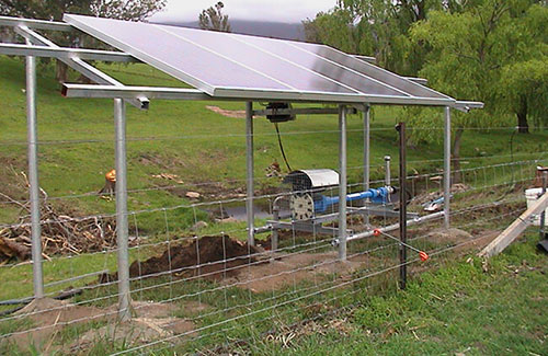 Máy bơm nước năng lượng mặt trời