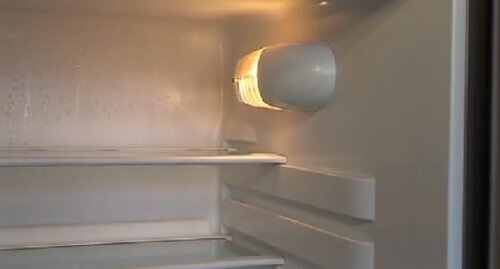 tủ lạnh không sáng đèn