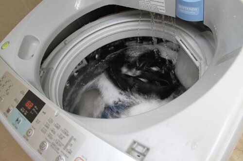 máy giặt rung lắc mạnh khi vắt