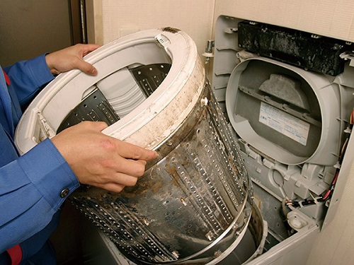 lồng máy giặt bị cặn bẩn